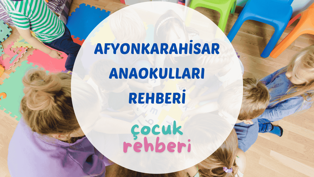 Afyon anaokulları rehberi için kullanılan kapak görseli, öğretmen ve sınıfındaki öğrencilerle etkinlik yapıyor.