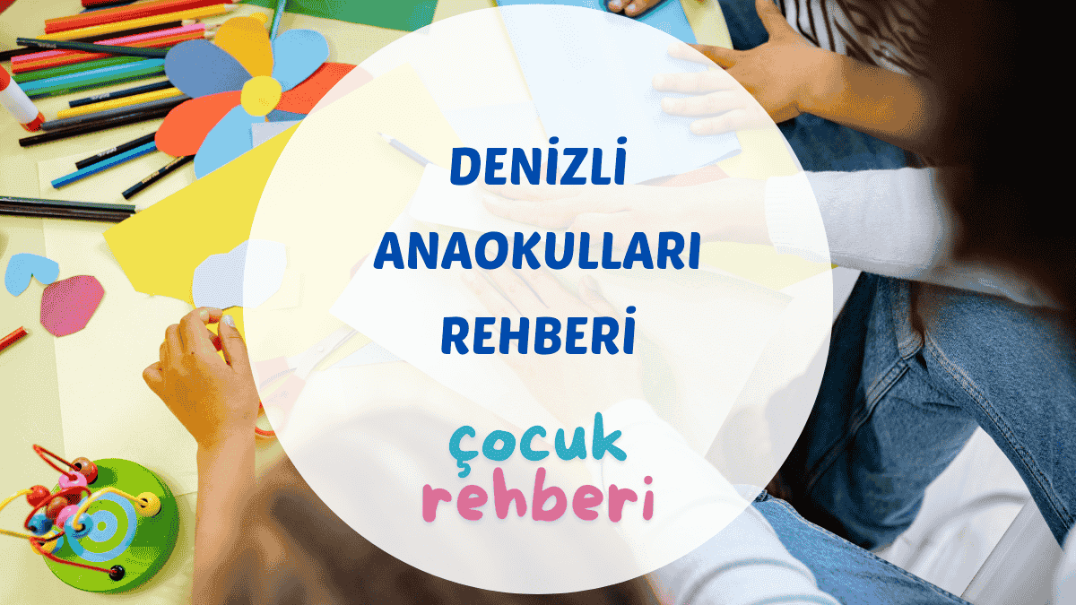 Denizli anaokulları rehberi için kullanılan kapak fotoğrafı, öğretmen ve sınıfındaki mutlu çocuklar.